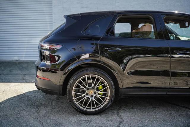 2023 Porsche Cayenne E-Hybrid Platinum Edition