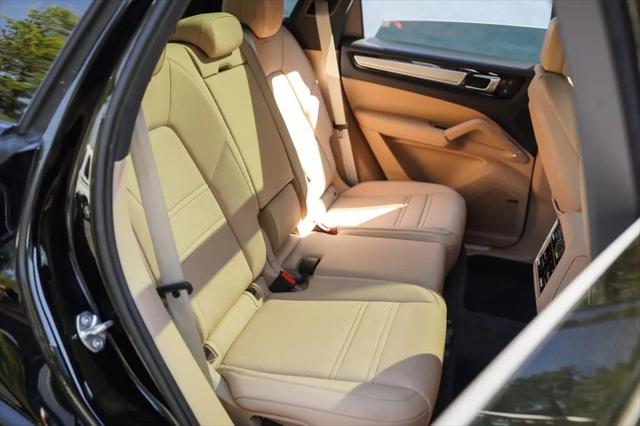 2023 Porsche Cayenne E-Hybrid Platinum Edition
