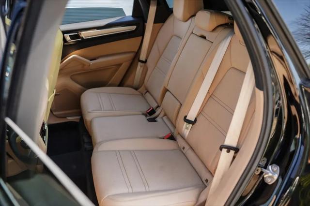 2023 Porsche Cayenne E-Hybrid Platinum Edition