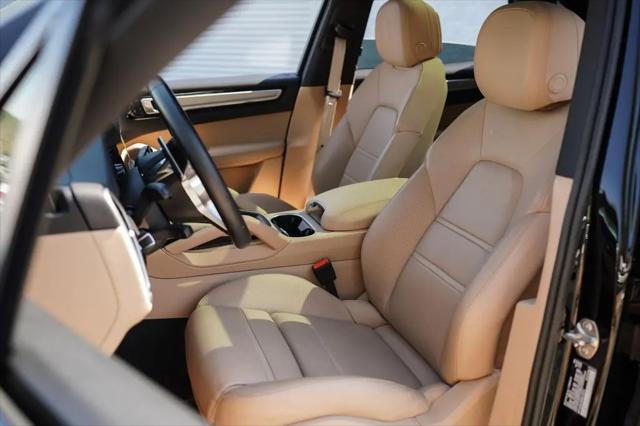 2023 Porsche Cayenne E-Hybrid Platinum Edition