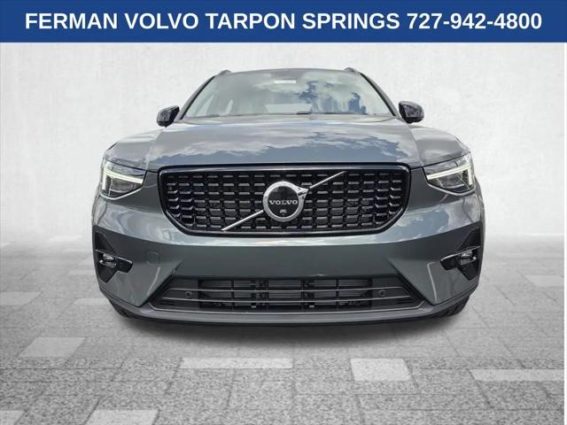 2026 Volvo XC40 Plus, B5 AWD Gas (mild hybrid), Dark