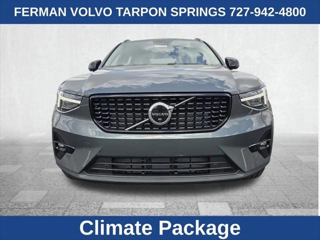 2026 Volvo XC40 Plus, B5 AWD Gas (mild hybrid), Dark