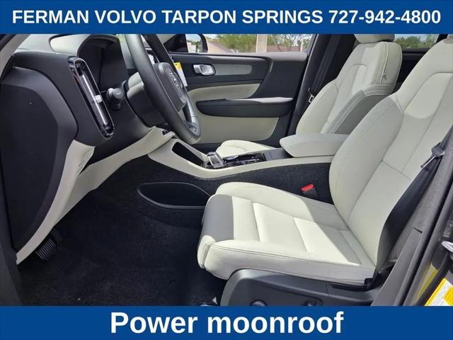 2026 Volvo XC40 Plus, B5 AWD Gas (mild hybrid), Dark