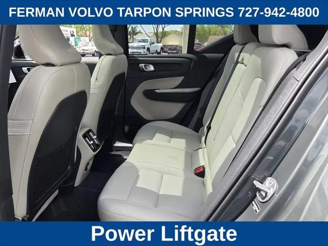 2026 Volvo XC40 Plus, B5 AWD Gas (mild hybrid), Dark