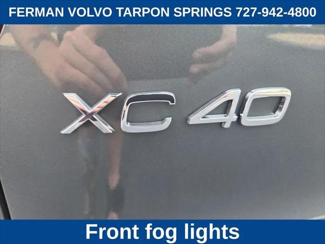 2026 Volvo XC40 Plus, B5 AWD Gas (mild hybrid), Dark