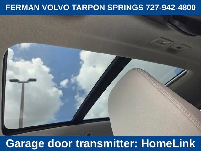 2026 Volvo XC40 Plus, B5 AWD Gas (mild hybrid), Dark