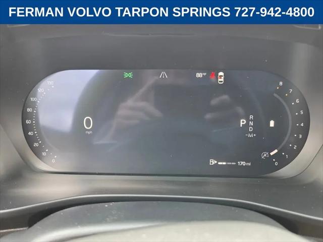 2026 Volvo XC40 Plus, B5 AWD Gas (mild hybrid), Dark