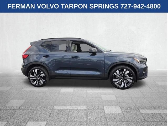 2026 Volvo XC40 Ultra, B5 AWD Gas (mild hybrid), Dark