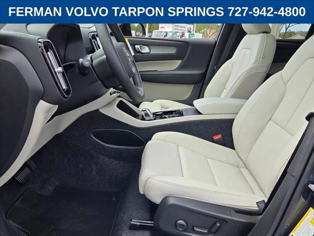 2026 Volvo XC40 Ultra, B5 AWD Gas (mild hybrid), Dark
