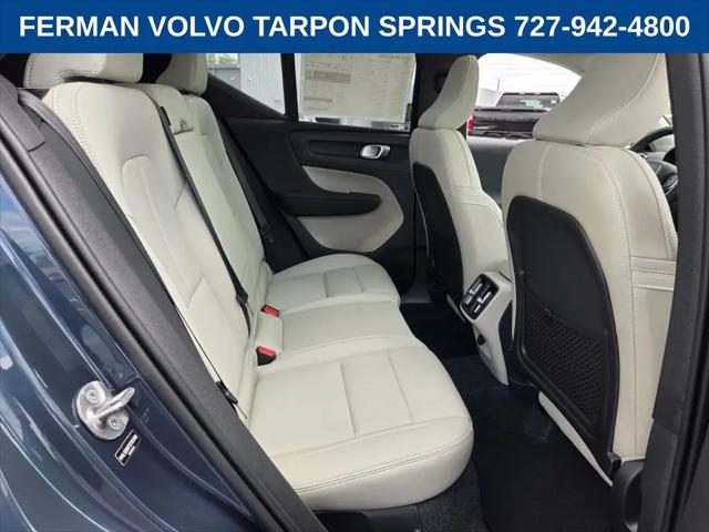 2026 Volvo XC40 Ultra, B5 AWD Gas (mild hybrid), Dark