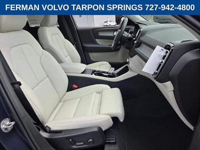 2026 Volvo XC40 Ultra, B5 AWD Gas (mild hybrid), Dark