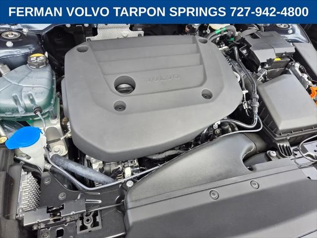 2026 Volvo XC40 Ultra, B5 AWD Gas (mild hybrid), Dark