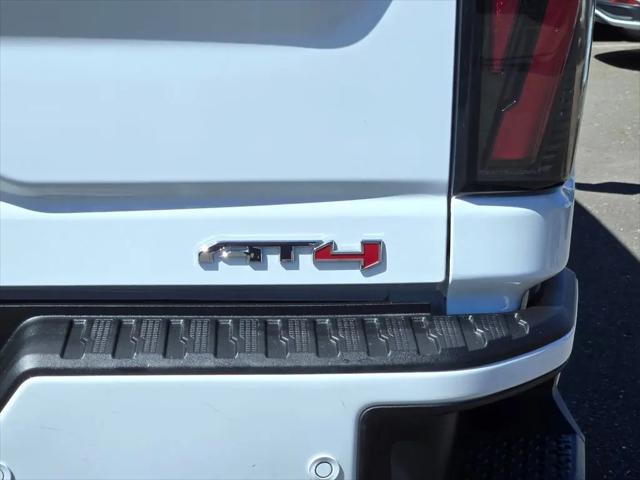 2024 GMC Sierra 2500HD 4WD Crew Cab Standard Bed AT4