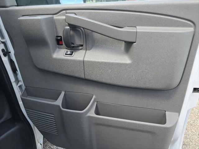 2021 Chevrolet Express Cutaway Work Van
