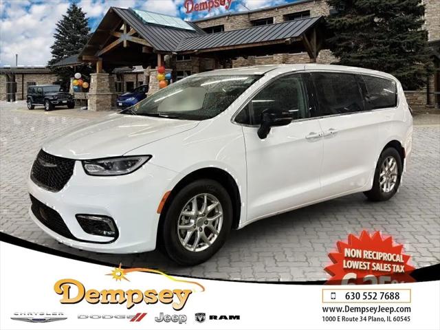 2024 Chrysler Pacifica Touring L for sale in Plano, IL