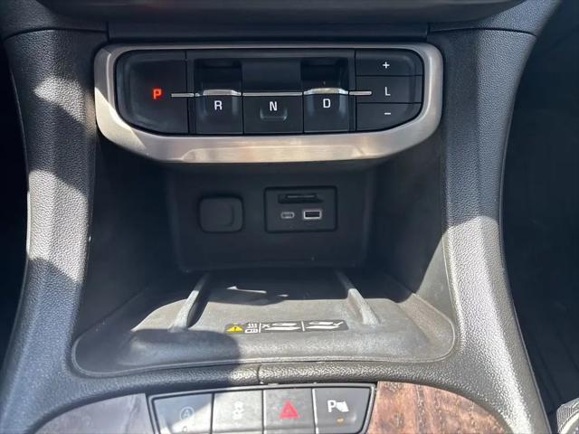 2022 GMC Acadia AWD Denali
