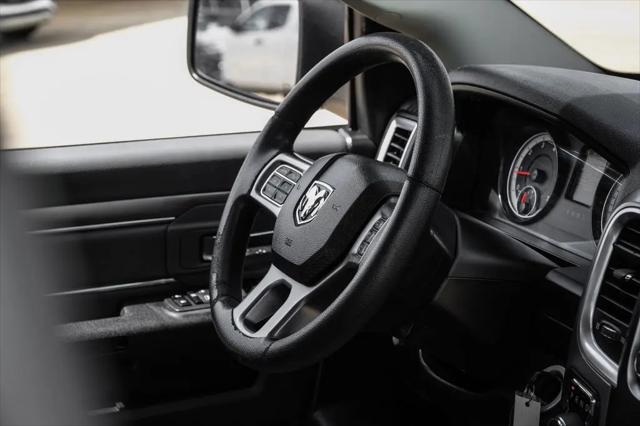 2022 Ram 1500 Classic SLT Crew Cab 4x2 5'7" Box