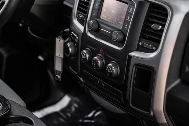 2022 Ram 1500 Classic SLT Crew Cab 4x2 5'7" Box