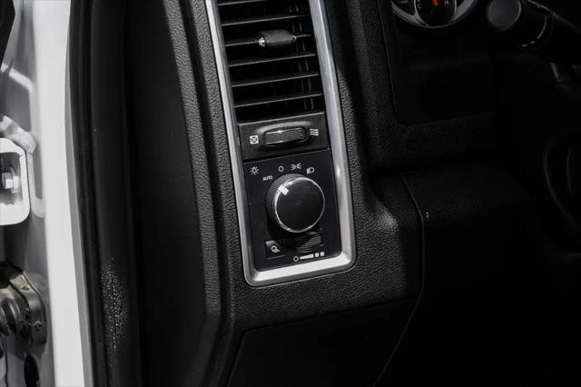 2022 Ram 1500 Classic SLT Crew Cab 4x2 5'7" Box