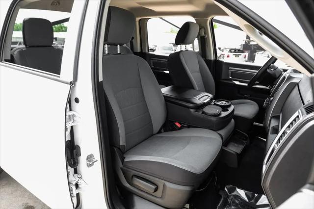 2022 Ram 1500 Classic SLT Crew Cab 4x2 5'7" Box