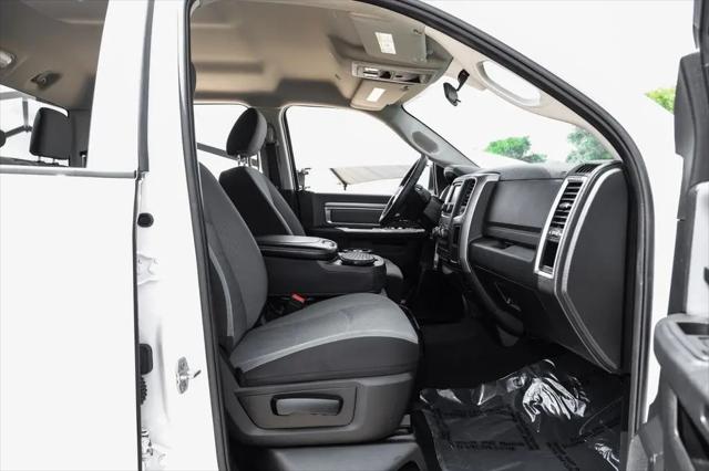 2022 Ram 1500 Classic SLT Crew Cab 4x2 5'7" Box