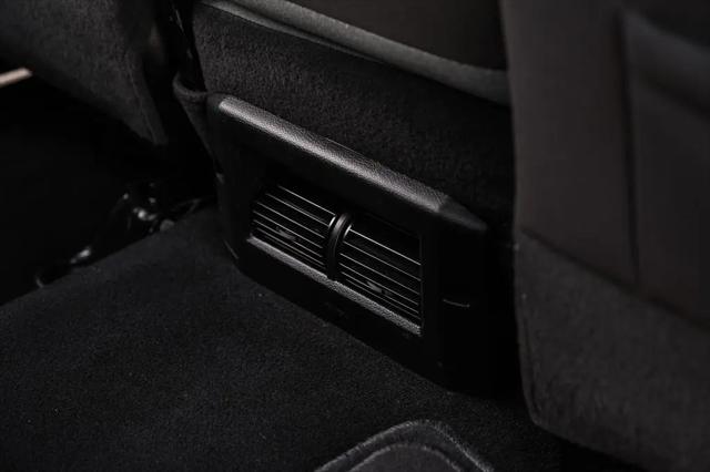 2022 Ram 1500 Classic SLT Crew Cab 4x2 5'7" Box