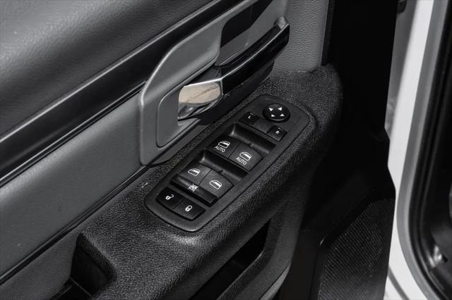 2022 Ram 1500 Classic SLT Crew Cab 4x2 5'7" Box