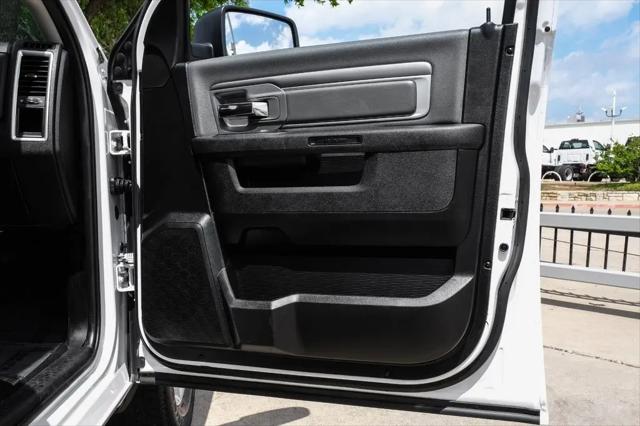 2022 Ram 1500 Classic SLT Crew Cab 4x2 5'7" Box