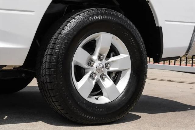 2022 Ram 1500 Classic SLT Crew Cab 4x2 5'7" Box
