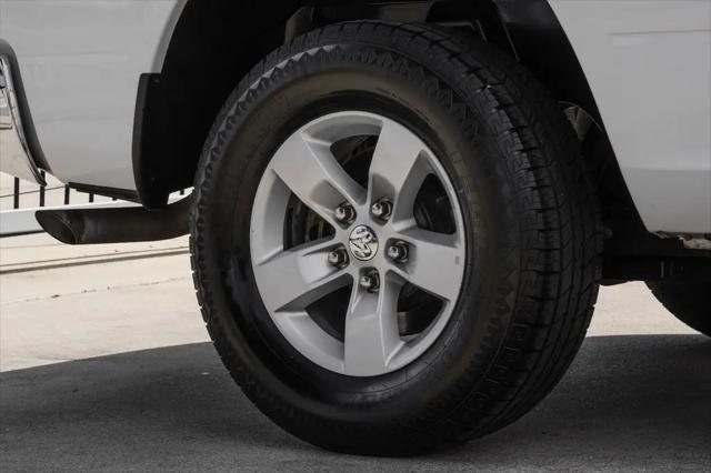 2022 Ram 1500 Classic SLT Crew Cab 4x2 5'7" Box