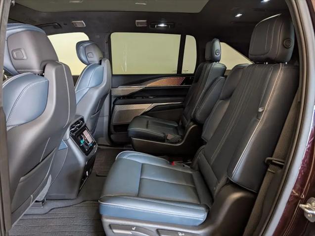 2025 Cadillac Escalade Luxury 2 AWD