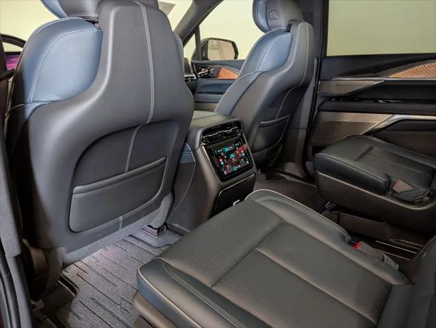 2025 Cadillac Escalade Luxury 2 AWD