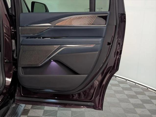 2025 Cadillac Escalade Luxury 2 AWD