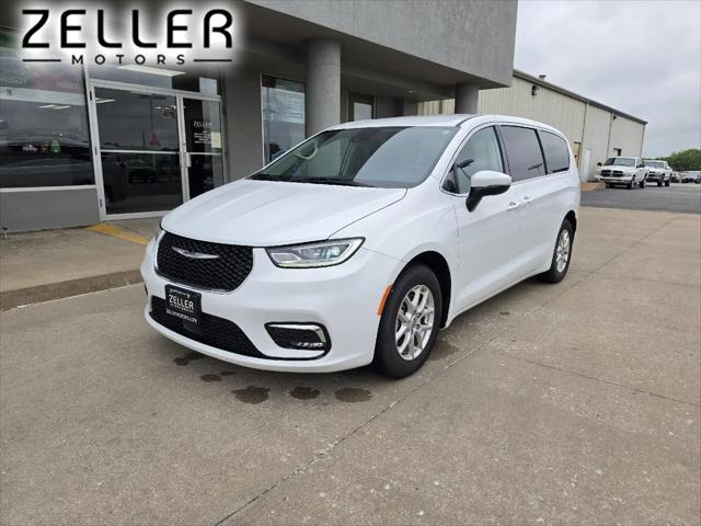 2023 Chrysler Pacifica Touring L for sale in Arkansas City, KS