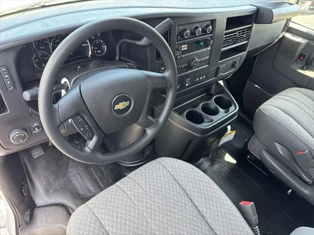 2026 Chevrolet Express Cargo Van 2500 Regular Wheelbase, WT, RWD