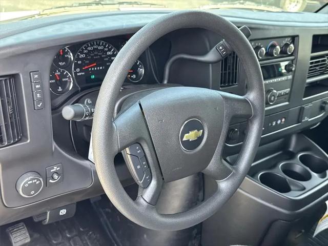 2026 Chevrolet Express Cargo Van 2500 Regular Wheelbase, WT, RWD