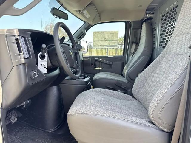 2026 Chevrolet Express Cargo Van 2500 Regular Wheelbase, WT, RWD