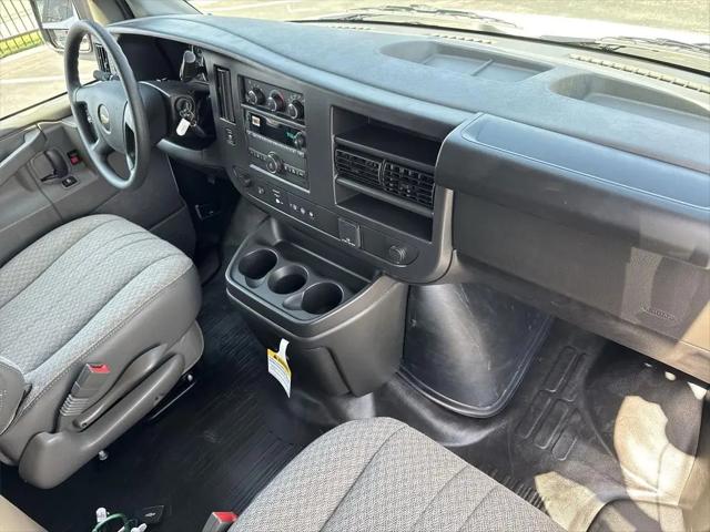 2026 Chevrolet Express Cargo Van 2500 Regular Wheelbase, WT, RWD