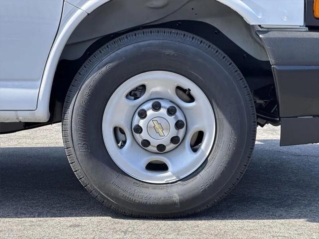 2026 Chevrolet Express Cargo Van 2500 Regular Wheelbase, WT, RWD