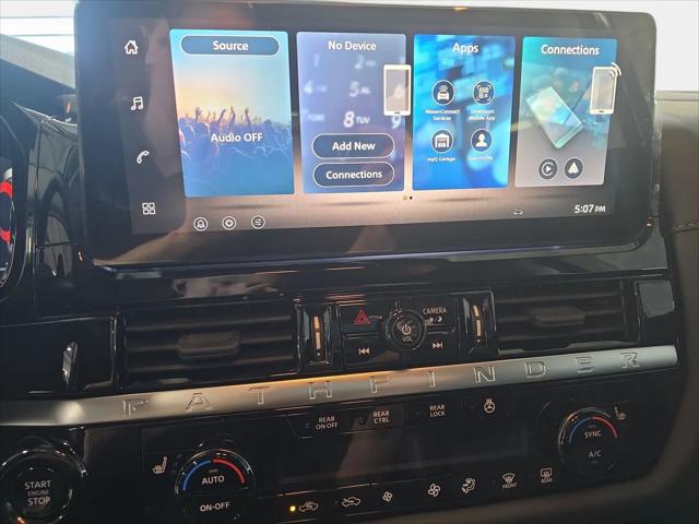 2026 Nissan Pathfinder SL