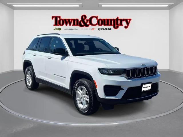 2025 Jeep Grand Cherokee Laredo 4x4 for sale in Levittown, NY