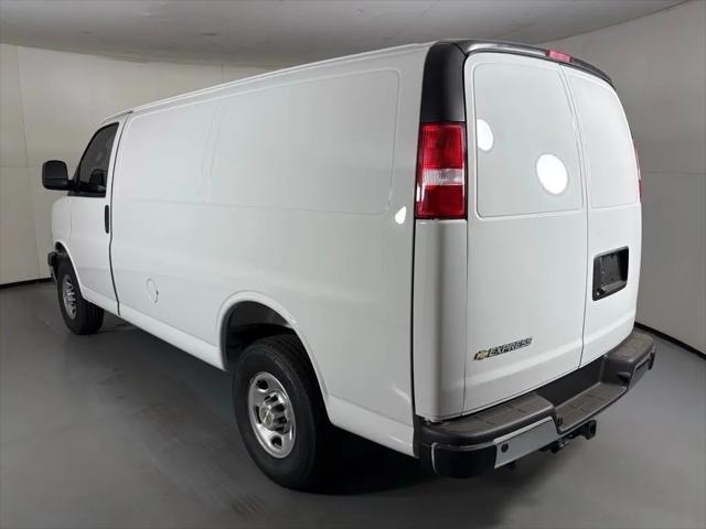 2026 Chevrolet Express Cargo Van 2500 Regular Wheelbase, WT, RWD
