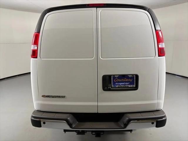 2026 Chevrolet Express Cargo Van 2500 Regular Wheelbase, WT, RWD