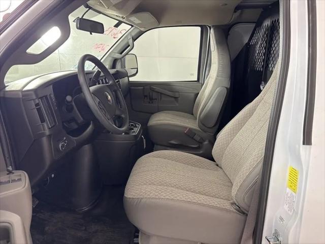 2026 Chevrolet Express Cargo Van 2500 Regular Wheelbase, WT, RWD