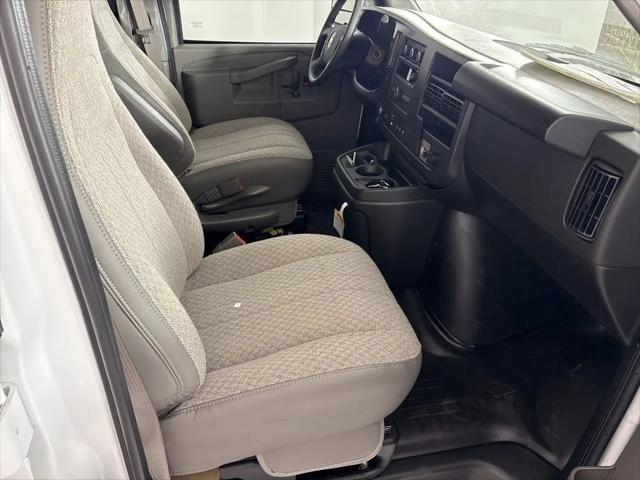 2026 Chevrolet Express Cargo Van 2500 Regular Wheelbase, WT, RWD