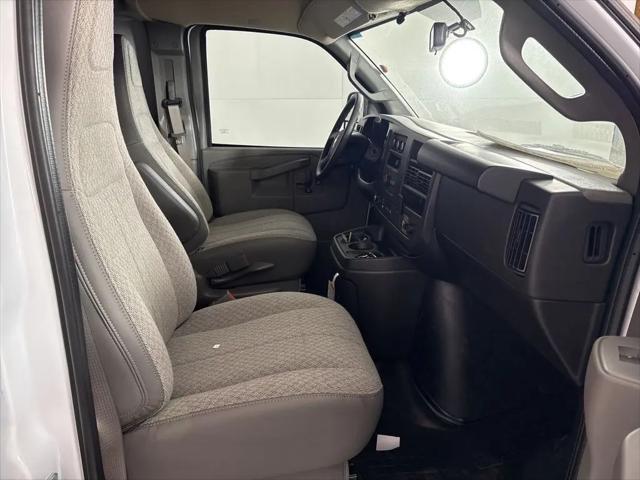 2026 Chevrolet Express Cargo Van 2500 Regular Wheelbase, WT, RWD