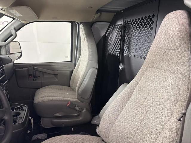 2026 Chevrolet Express Cargo Van 2500 Regular Wheelbase, WT, RWD