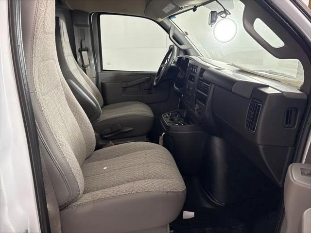 2026 Chevrolet Express Cargo Van 2500 Regular Wheelbase, WT, RWD