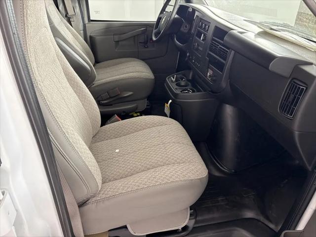2026 Chevrolet Express Cargo Van 2500 Regular Wheelbase, WT, RWD