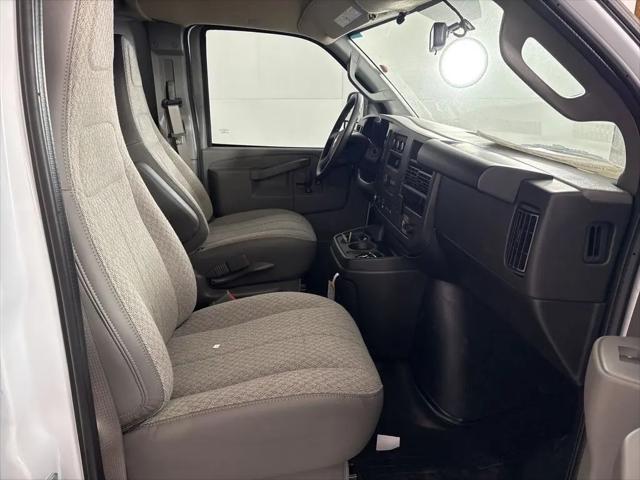 2026 Chevrolet Express Cargo Van 2500 Regular Wheelbase, WT, RWD